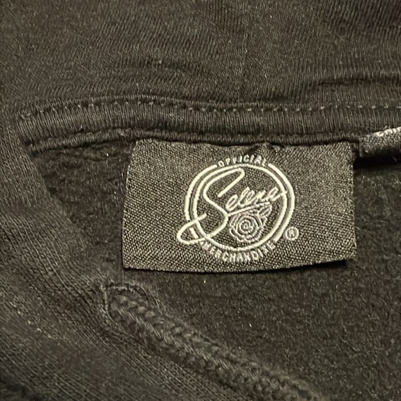 NWOT Large Selena black long sleeve graphic hooded sweater w/kangaroo pockets - Picture 10 of 15